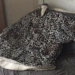 Chic Leopard Print Teddy Jacket